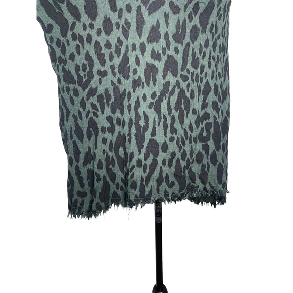 Umgee Cheetah Print Fringe Top Size Medium - Picture 6 of 9